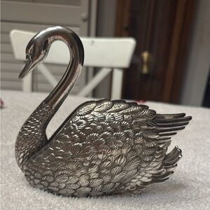 Elegant Silver Swan Figurine